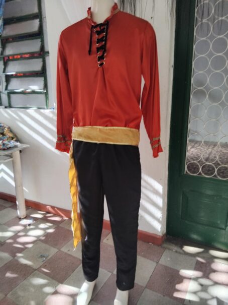 Roupa de cigano composto de calça, camisa , lenço de cabeça e faixa para candoblé e umbanda . - Imagem 12