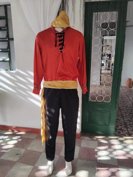 Roupa cigana para eventos de casamento e louvação dos ciganos do oriente na Umbanda .